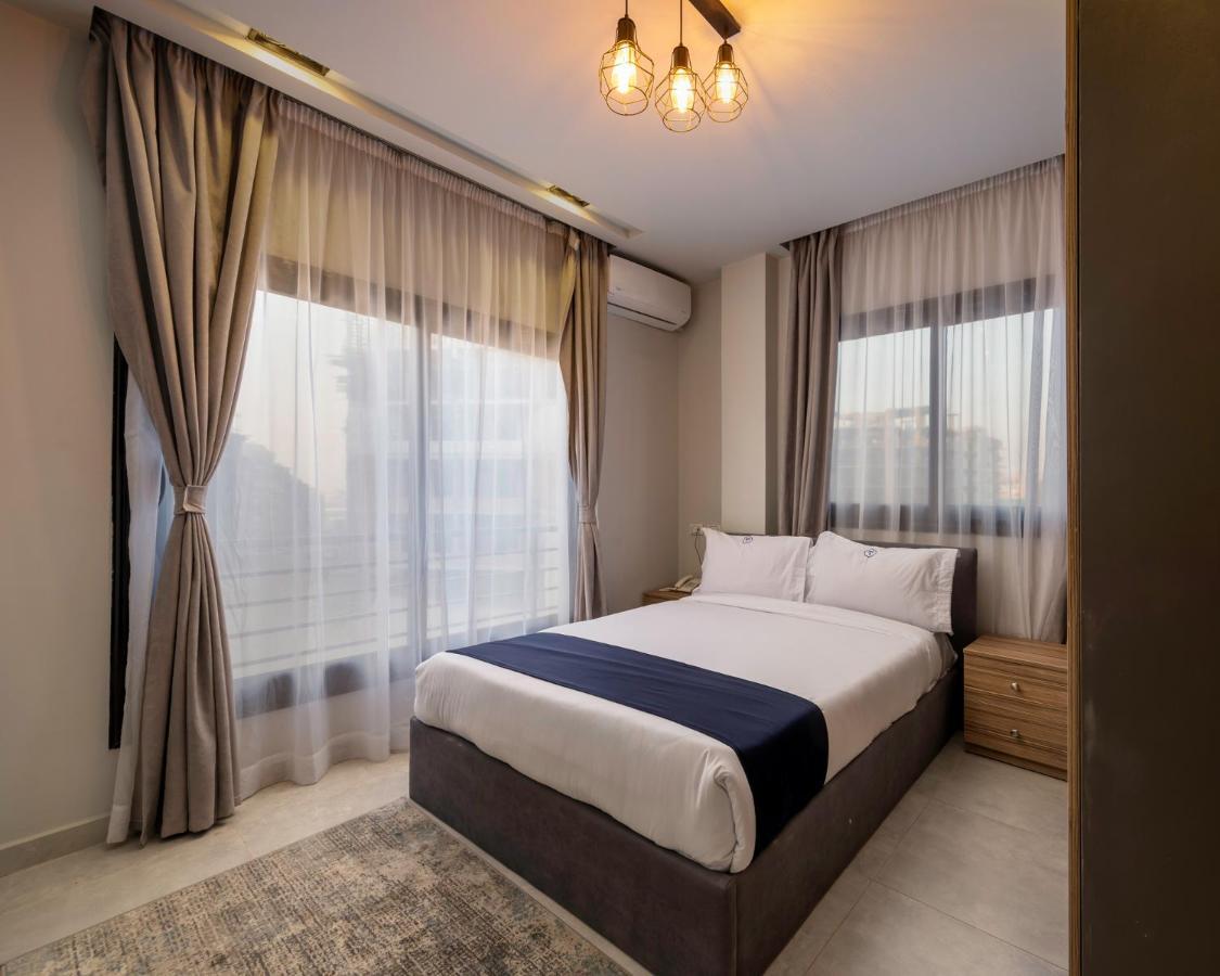 Travelholic Residence Golden Gates Кайро Екстериор снимка