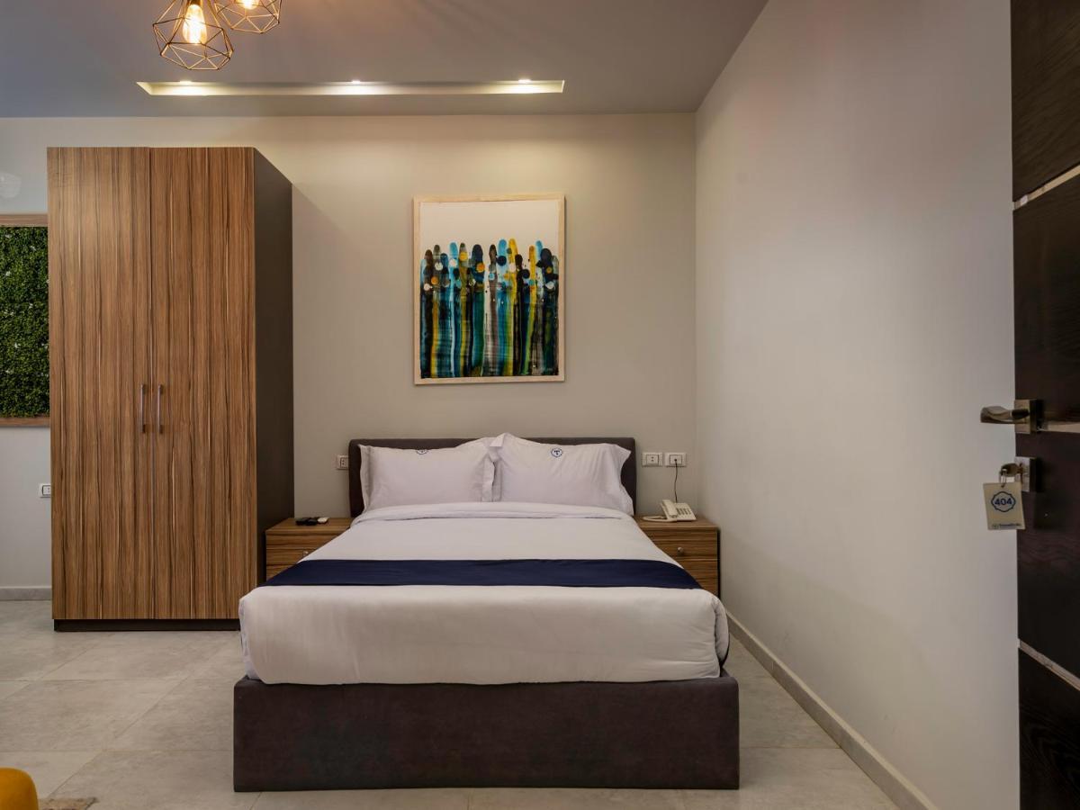 Travelholic Residence Golden Gates Кайро Екстериор снимка